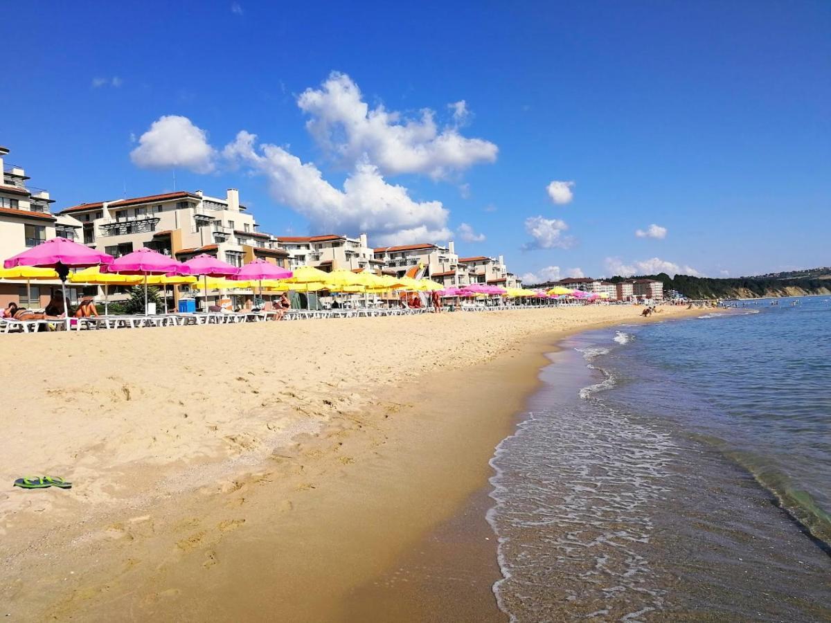 Апартаменти Атеа На Плажа - Apartments Atea On The Beach Obzor Exterior photo